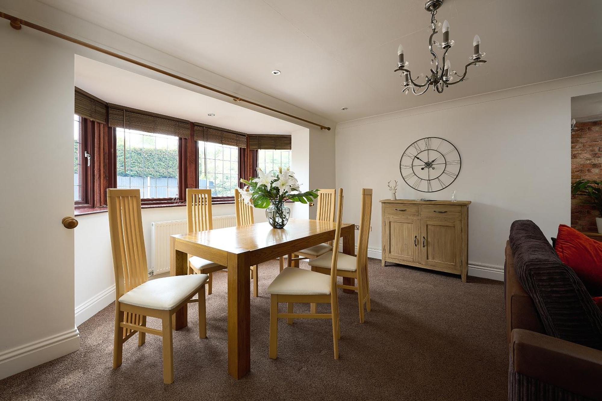 Spacious Home For Large Families And Contractors Wolverhampton Esterno foto