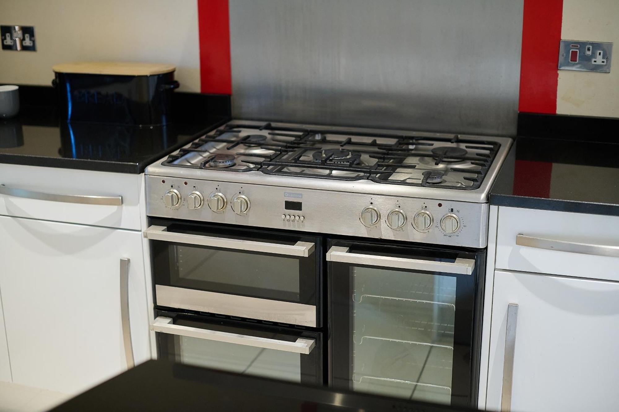 Spacious Home For Large Families And Contractors Wolverhampton Esterno foto